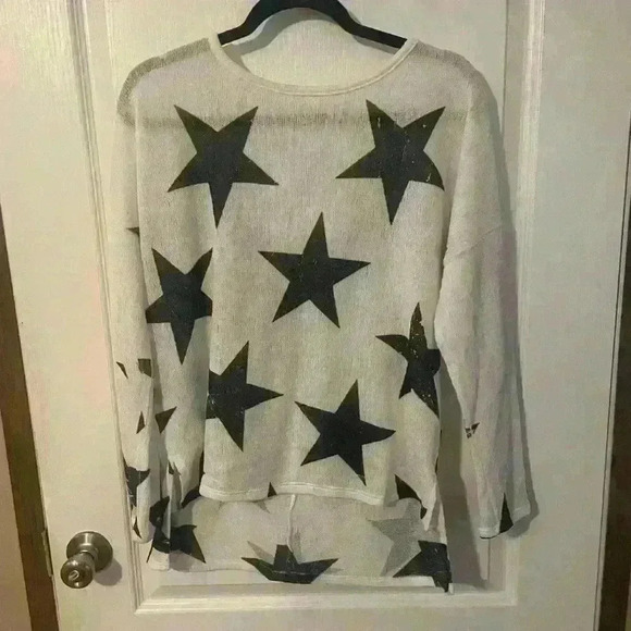 Altar'd State Sweaters - Altar’d State light‎ weight star sweater-top
